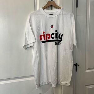 Rip city relay white red and black short sleeve shirt mens XL 
L346